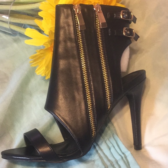 BLACK DOUBLE GOLD ZIPPER DETAILED BOOTIE HEELS - Picture 8 of 8